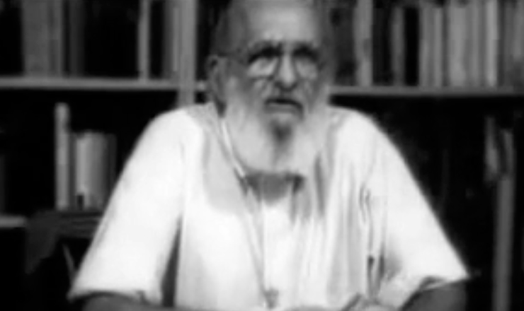  Paulo Freire acreditava que o conhecimento pode ser, em si, revolucion&aacute;rio. Trecho do filme &quot;Paulo Freire Contempor&acirc;neo&quot; (2006), de Toni Venturi (TV Escola)