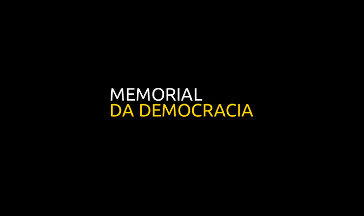   Luiz Vieira canta  o &quot;Hino do PTB&quot;, de&nbsp;Jaime Guilherme, acompanhado pela Orquestra Ubirajara