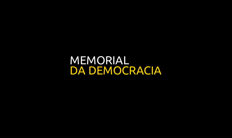  O deputado constituinte Fernando de Melo Viana (PSD), presidente da Assembleia Constituinte, declarando promulgada a Constitui&ccedil;&atilde;o de 1946  &nbsp;