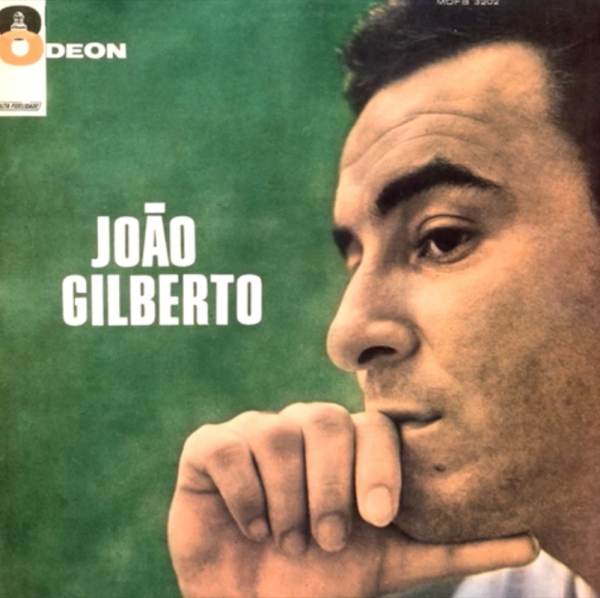   Trecho de "O Barquinho"  (1961), de Roberto Menescal e Ronaldo Bôscoli, na interpretação de João Gilberto