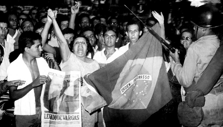  <strong> Manifesta&ccedil;&atilde;o contra o golpe </strong> na Cinel&acirc;ndia, no Rio de Janeiro, em 1&ordm; de abril de 1964       &nbsp;