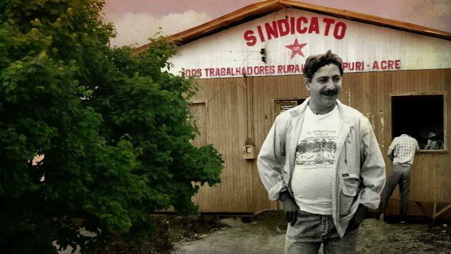  Trecho de v&iacute;deo de anima&ccedil;&atilde;o sobre a morte de Chico Mendes, que faz parte do projeto Caminh&atilde;o Museu Sentimentos da Terra, parceria entre o N&uacute;cleo de Estudos Agr&aacute;rios e Desenvolvimento Rural (Nead), Projeto Rep&uacute;blica/UFMG e Acasa