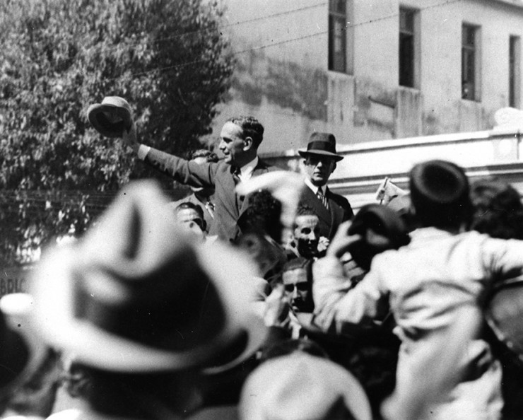  <strong> Armando de Sales Oliveira</strong> , do Partido Constitucionalista, em campanha à Presidência da República, em 1937