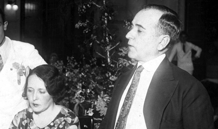  <strong> Getúlio Vargas durante campanha</strong> em 1930, ao lado de sua mulher, Darcy Vargas