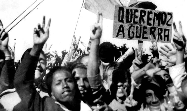  <strong> Populares se manifestam </strong> a favor da entrada do Brasil na guerra contra os países do Eixo<strong>  </strong> 