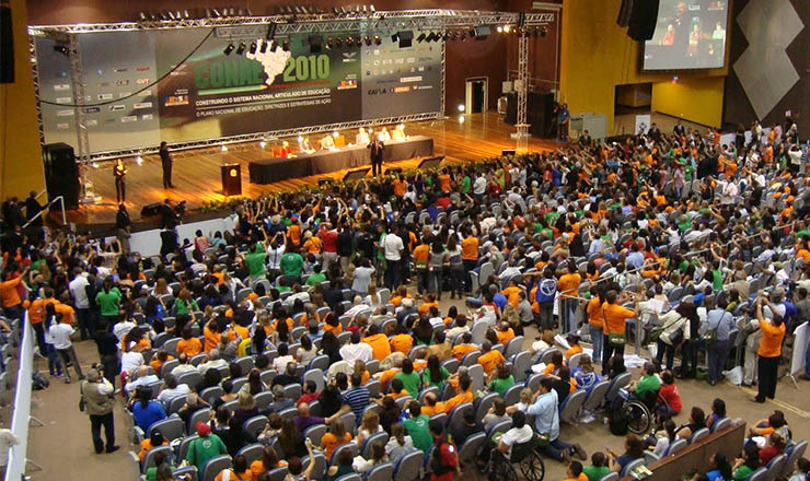  <strong> Plenária da 1ª Conae:</strong>  3 mil delegados