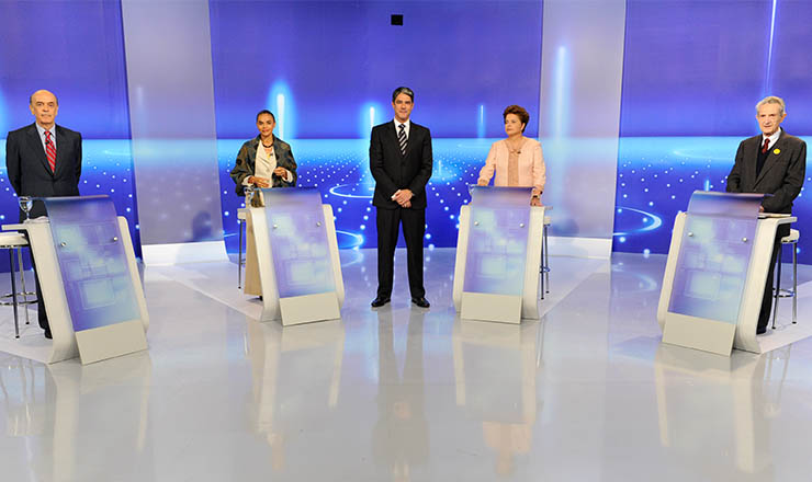  <strong> Serra (PSDB), Marina (PV), Dilma (PT) e Plínio Sampaio (PSOL)</strong> no debate do primeiro turno na TV Globo