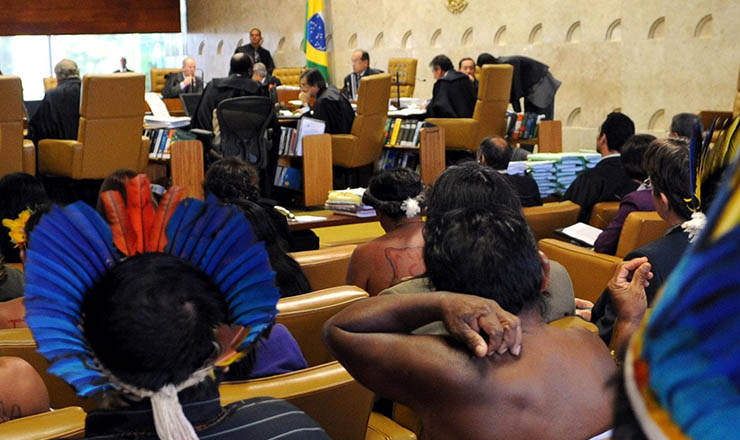  <strong> Indígenas acompanham </strong> sessão do STF que confirmaria a homologação de Raposa Serra do Sol