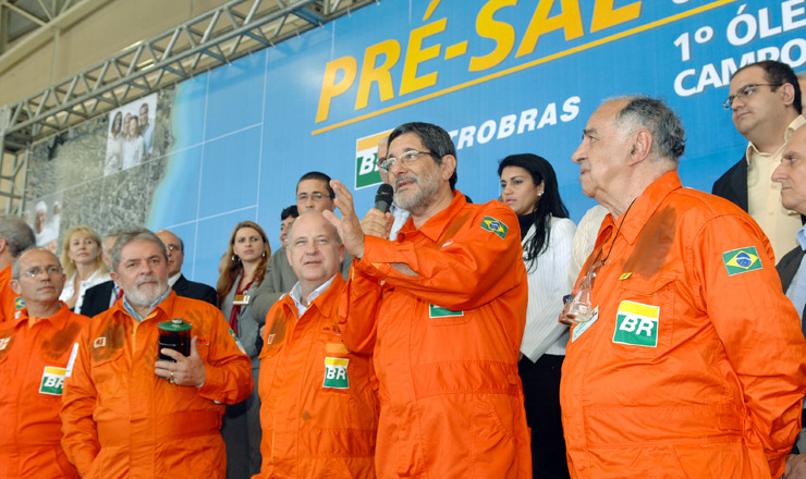  <strong> Presidente Lula e Sérgio Gabrielli </strong> participam de cerimônia de primeira extração do pré-sal no campo de Baleia (ES)
