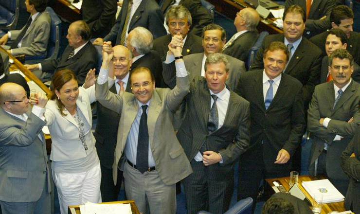  <strong> Oposição comemora:</strong>  por quatro votos, cai a prorrogação da CPMF no Senado Federal   