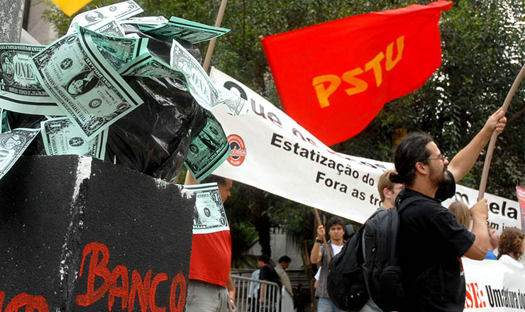  <strong> Encontro ministerial do G-20 acontece em São Paulo, 2008: </strong> protesto nas ruas