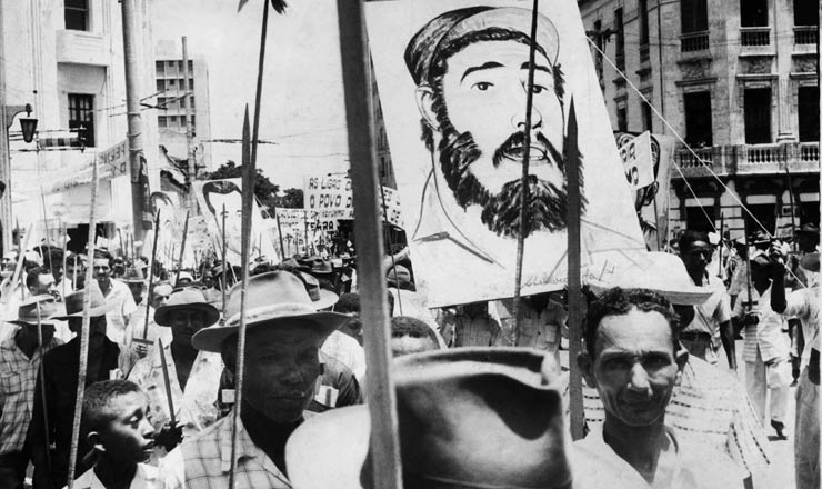       <strong> Manifestação das Ligas Camponesas </strong> em Recife, 1960 