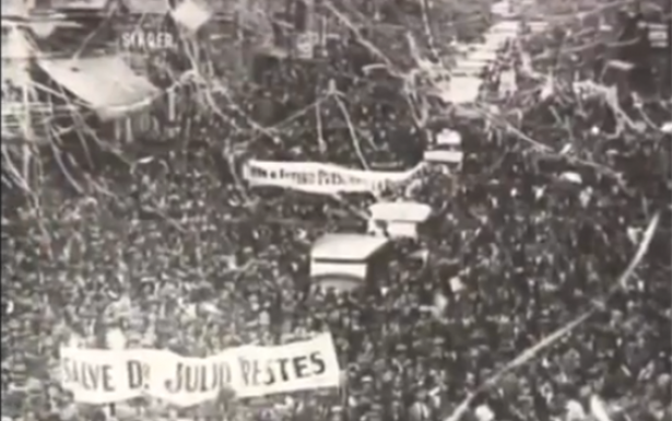  <strong> O rádio nas eleições,</strong> em trecho do documentário "1930: Tempo de Revolução" (1990), de Eduardo Escorel