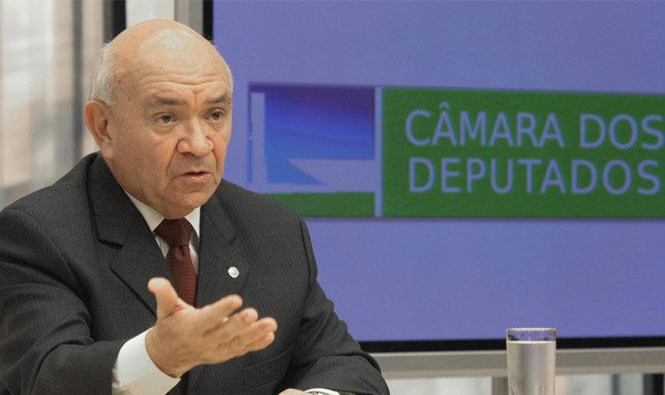  <strong> O novo presidente da Câmara dos Deputados, Severino Cavalcanti, concede </strong> entrevista em Brasília