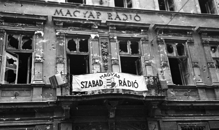  <strong> Sede da Rádio Húngara </strong> após bombardeio pelos soviéticos