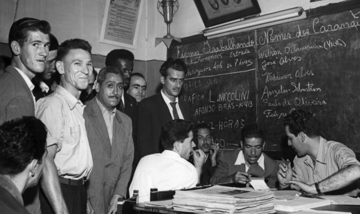  <strong> Comando de greve se reúne </strong> em São Paulo, durante a paralisação de outubro de 1957