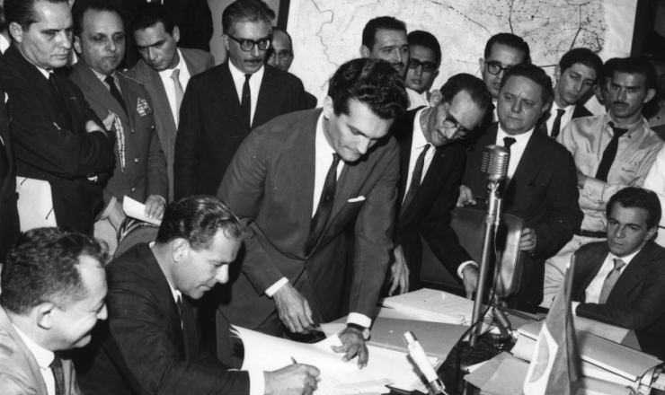  <strong> Miguel Arrais, João Goulart, Celso Furtado e Darci Ribeiro</strong> reunidos na Sudene, em julho de 1962