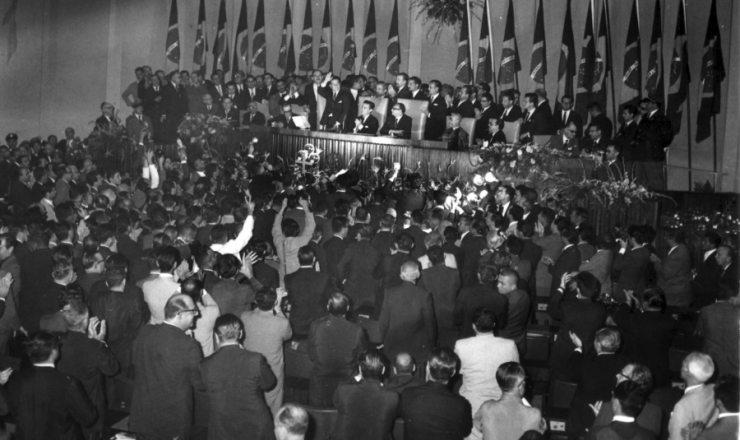  <strong> No Congresso Nacional, João Goulart toma posse </strong> como presidente da República, em 7 de setembro de 1961