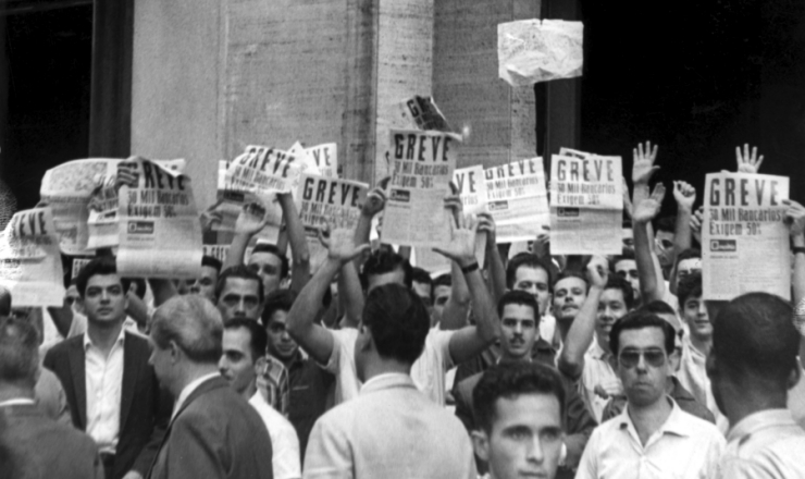  <strong> Manifestação de bancários grevistas </strong> no Rio de Janeiro, em 18 de outubro de 1961