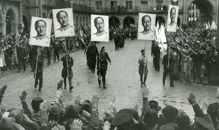  <strong> Manifestação pró-Franco</strong> em Salamanca, 1937