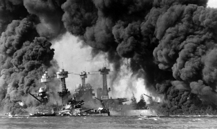  <strong> Navios da marinha </strong> dos EUA atingidos em Pearl Harbor