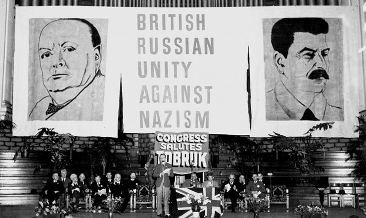 <strong> "Unidade russo-britânica contra o nazismo": </strong> Congresso de Apoio aos Soviéticos em Brisbane, Austrália, é saudado por 3 mil pessoas, em outubro de 1941   