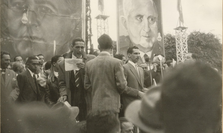  <strong> Comício </strong> pró-candidatura do general Dutra em Barra do Piraí, Rio de Janeiro 