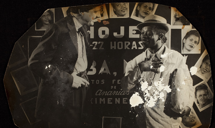  <strong> Grande Otelo atuando</strong> no filme "Também Somos Irmãos", que José Carlos Burle dirigiu em 1949