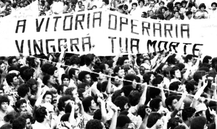  <strong> Passeata em protesto </strong> contra a morte de Santo Dias da Silva