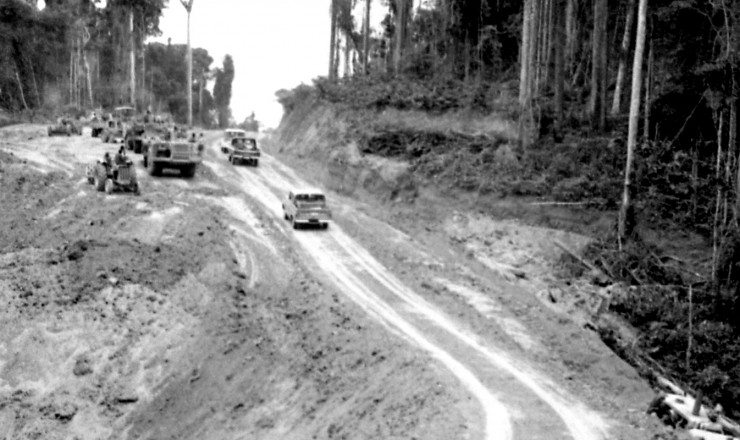  <strong> Trecho em obras</strong>  da Transamazônica, rodovia planejada para ir do Piauí ao Acre