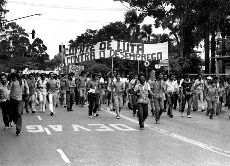  <strong> Passeata de desempregados</strong> a caminho do Palácio dos Bandeirantes, em São Paulo