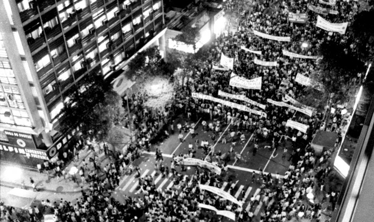  <strong> Protesto na av. Rio Branco,</strong> centro do Rio de Janeiro, contra o endurecimento do arrocho salarial
