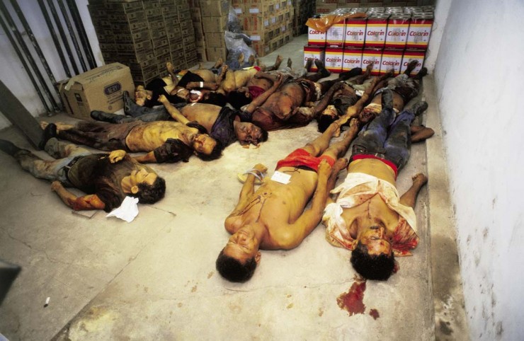  <strong> Corpos dos trabalhadores sem terra</strong> mortos pela polícia do Pará em uma sala do Instituto Médico Legal (IML) de Marabá