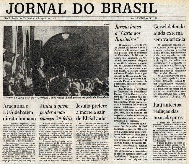   A capa do &quot;Jornal do Brasil&quot; d&aacute; destaque ao manifesto de Goffredo da Silva Telles Jr. e mostra a repercuss&atilde;o no governo