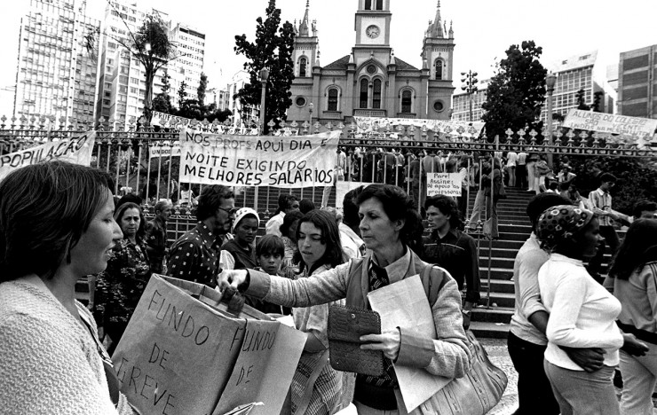  <strong> Professoras de Belo Horizonte</strong> em manifestação durante a greve da categoria, em junho de 1979