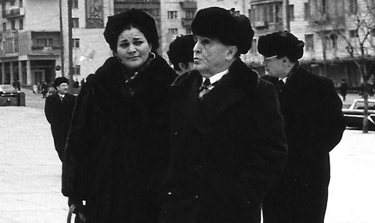  <strong> Luís Carlos Prestes </strong> e Maria Ribeiro, sua companheira, durante o exílio em Moscou<br />  