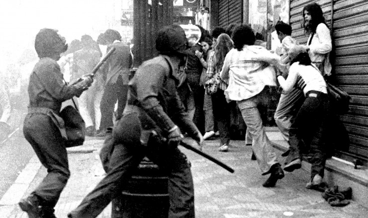   <strong> Polícia reprime</strong> estudantes em São Paulo, em 23 de agosto, terceiro Dia Nacional de Luta   