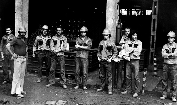  <strong> Greve 1978</strong> – Metalúrgicos da Villares durante paralisação