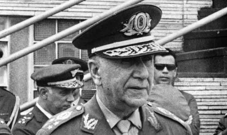  <strong> General Garrastazu Médici,</strong> que assumiu a Presidência da República por indicação do Alto Comando das Forças Armadas