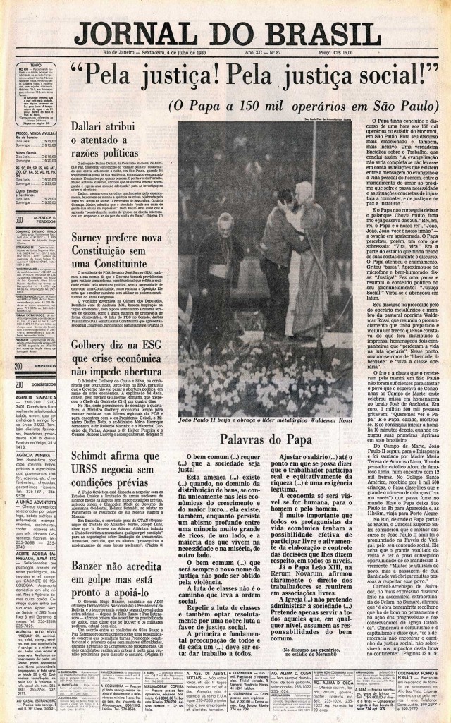 Capa da edi&ccedil;&atilde;o de 4 de julho de 1980 do &quot;Jornal do Brasil&quot; destaca a cerim&ocirc;nia com o papa no est&aacute;dio do Morumbi, em S&atilde;o Paulo