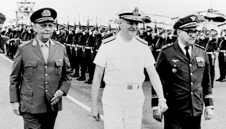  <strong> A Junta Militar que assumiu </strong> o poder com a doença do presidente Costa Silva em 1969: general Lira Tavares, almirante Augusto Rademaker e brigadeiro Marcio de Souza e Melo (da esq. para a dir.)   