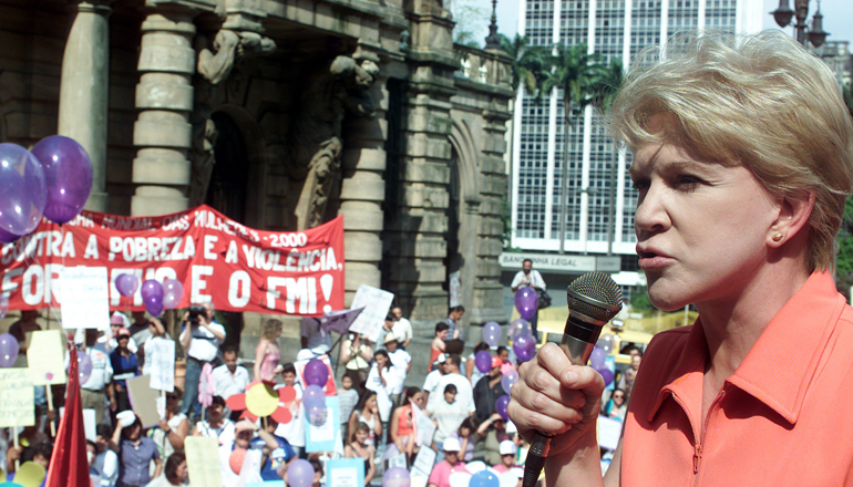  <strong> Marta Suplicy, candidata do PT </strong> à Prefeitura de São Paulo, participa da Marcha Mundial das Mulheres na praça Ramos de Azevedo, centro da cidade