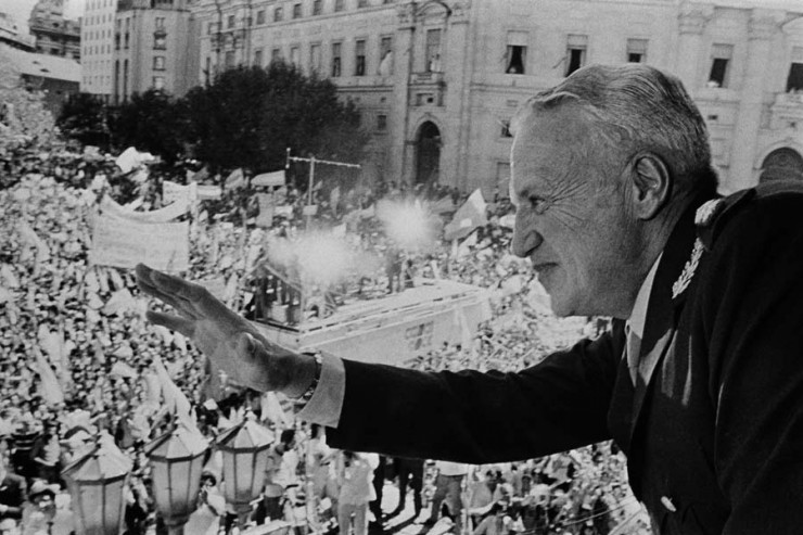  <strong> General Leopoldo Galtieri, </strong> que esteve à frente da ditadura argentina entre 1981 e 1982, durante manifestação nacionalista em Buenos Aires pela ocupação das Ilhas Malvinas