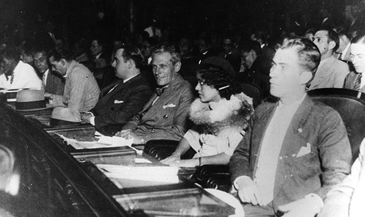  <strong> Almerinda Farias Gama</strong> e Baltasar da Silveira (à direita dela), representantes classistas na Constituinte de 1934